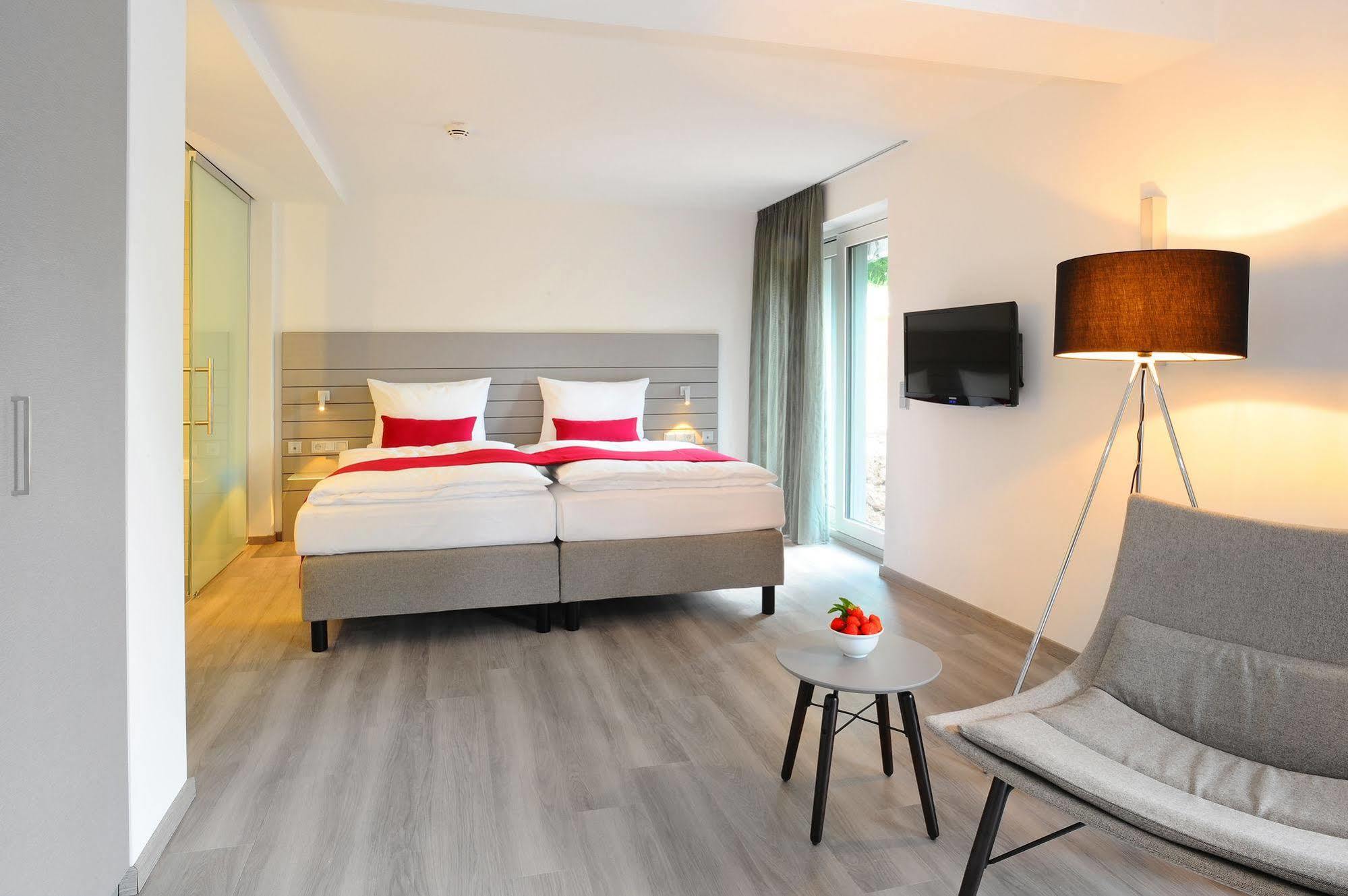 Schlosshotel Monrepos Λούντβιχσμπουργκ Εξωτερικό φωτογραφία